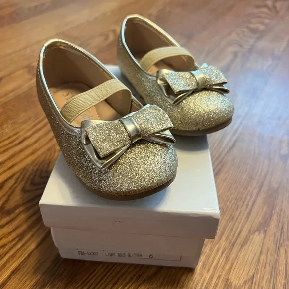 Light Gold Fancy Dress Toddler Girl Shoes. Size 6 | Color: Gold | Size: 6bb | Liciasue's Closet